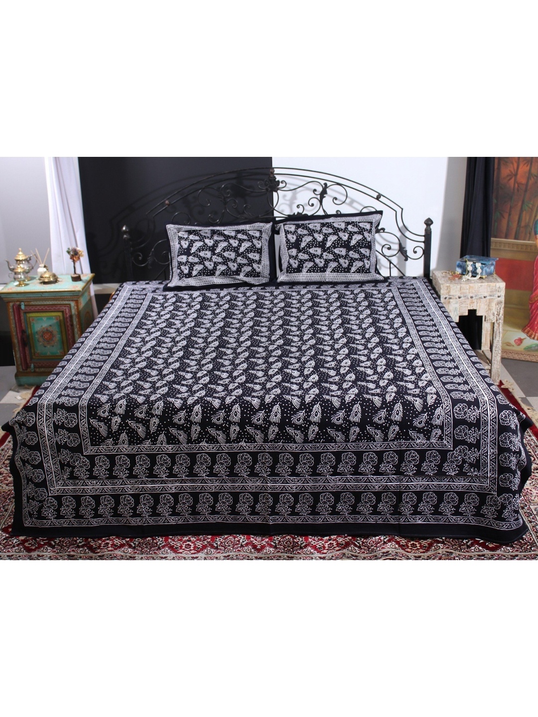

Exotic India Black & White Floral 300 TC Queen Bedsheet with 2 Pillow Covers