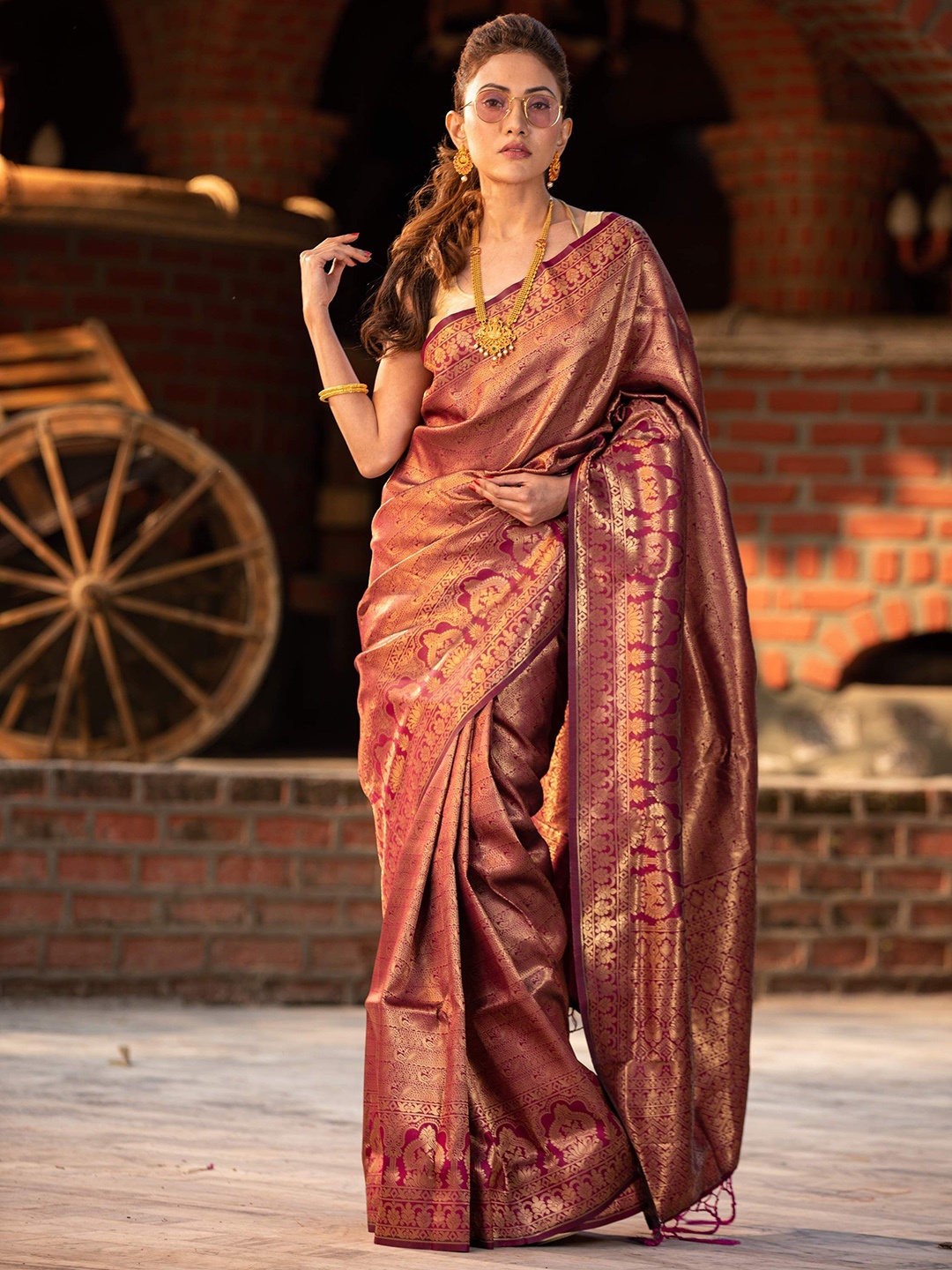 

Ishin Woven Design Zari Kanjeevaram Saree, Purple