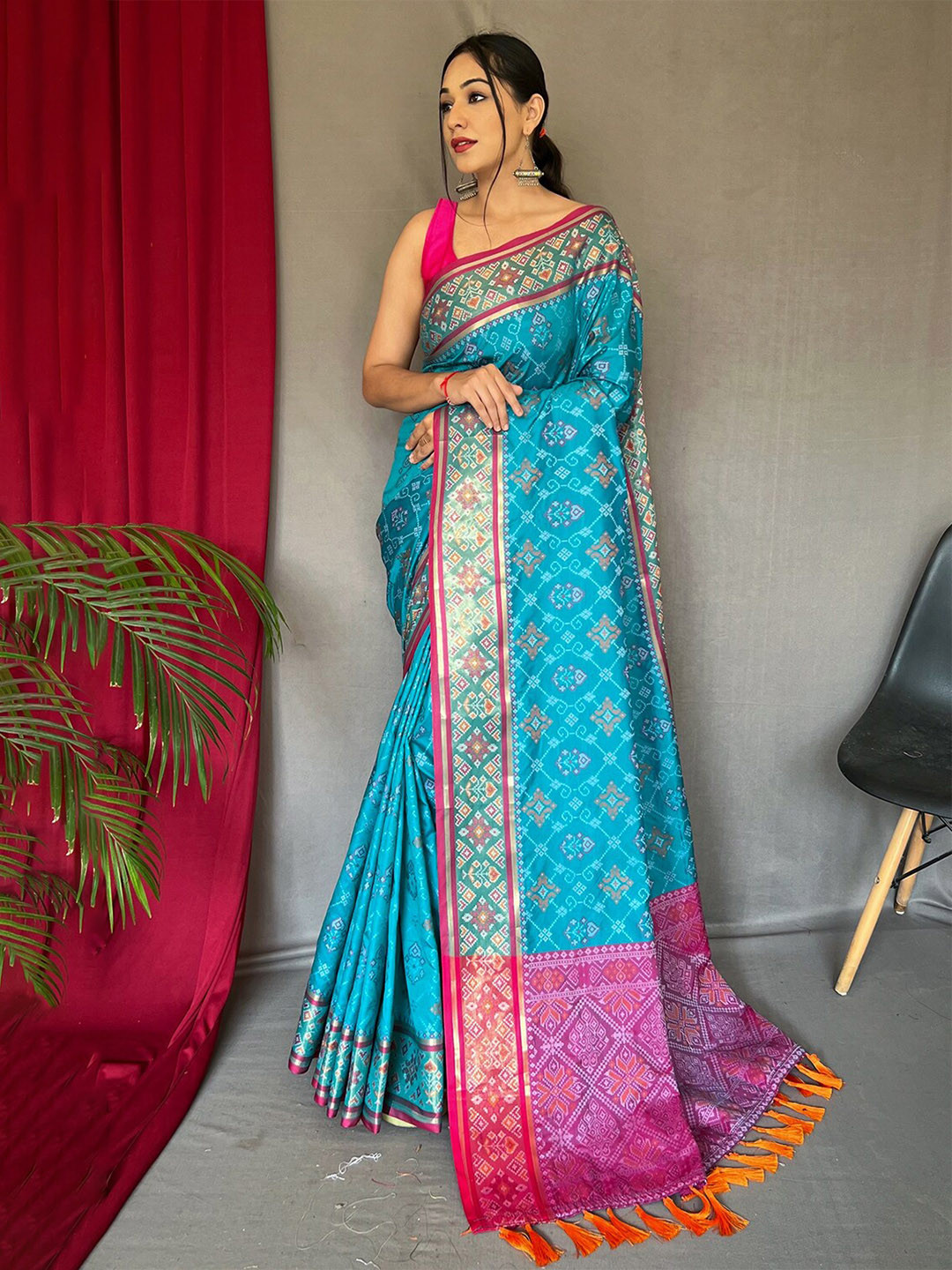 

Ishin Woven Design Zari Patola Saree, Blue