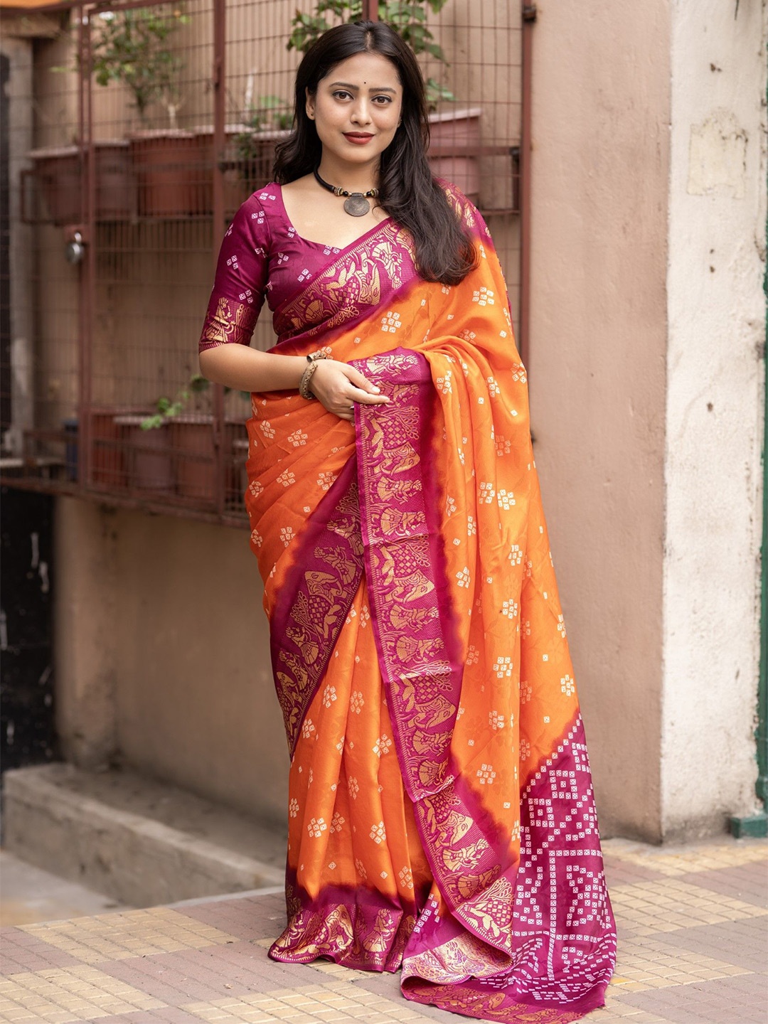 

Mitera Woven Design Zari Bandhani Saree, Orange