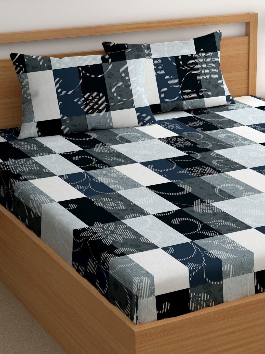 

CHHAVI INDIA Grey & Black Floral 210 TC King Bedsheet with 2 Pillow Covers