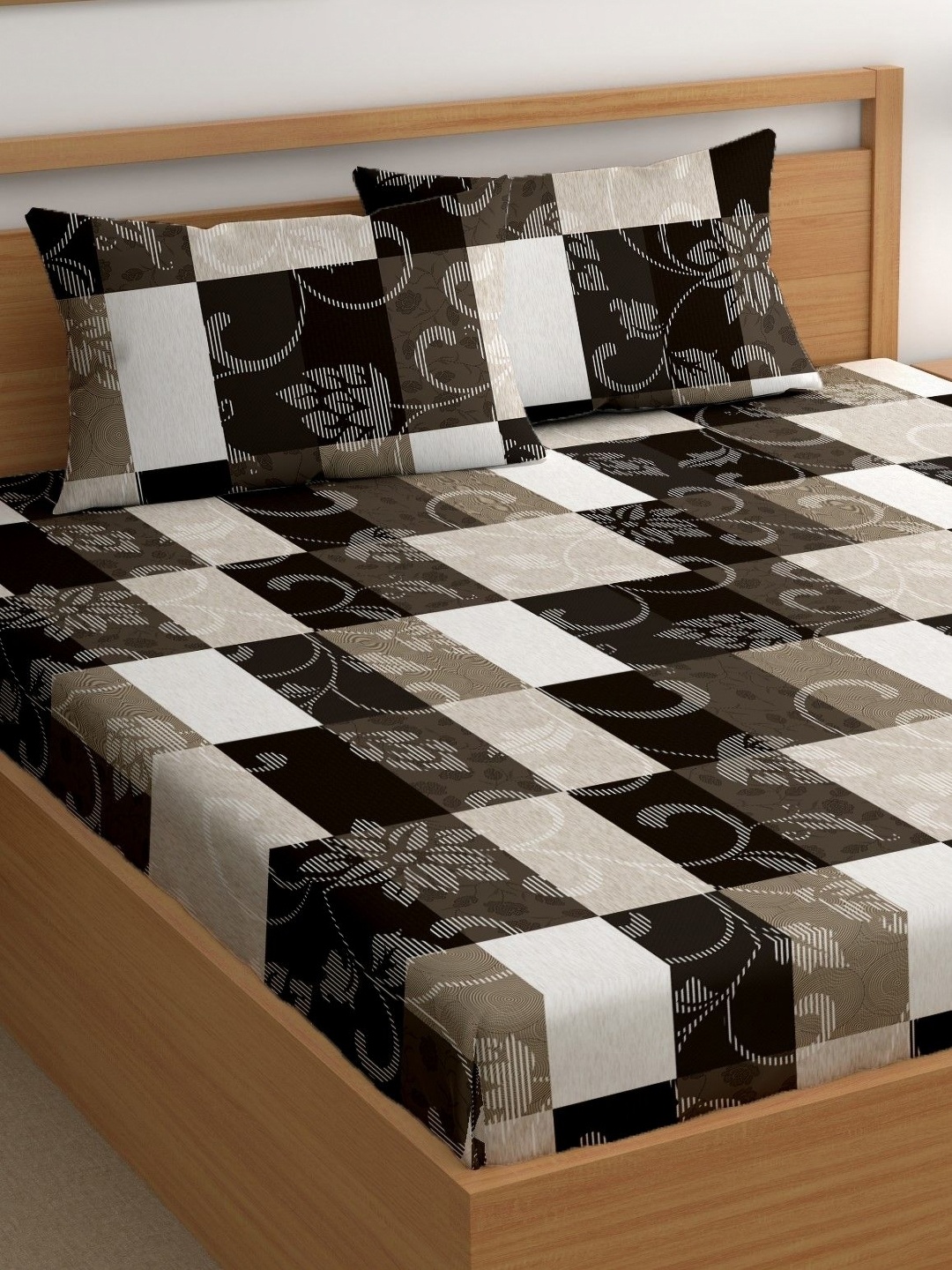 

CHHAVI INDIA Grey & Cream-Coloured Geometric 210 TC King Bedsheet with 2 Pillow Covers