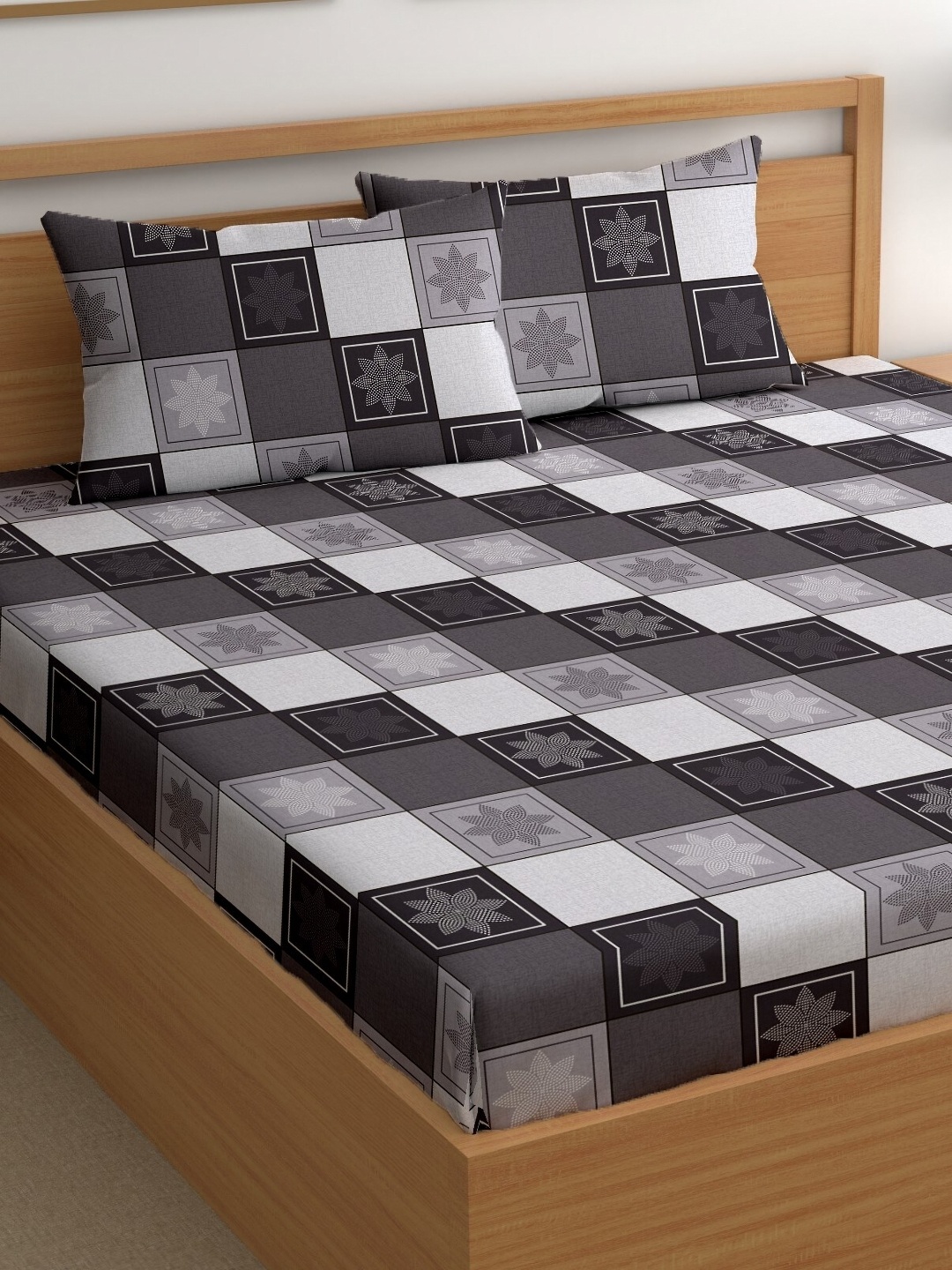 

CHHAVI INDIA Grey & White Geometric 210 TC King Bedsheet with 2 Pillow Covers