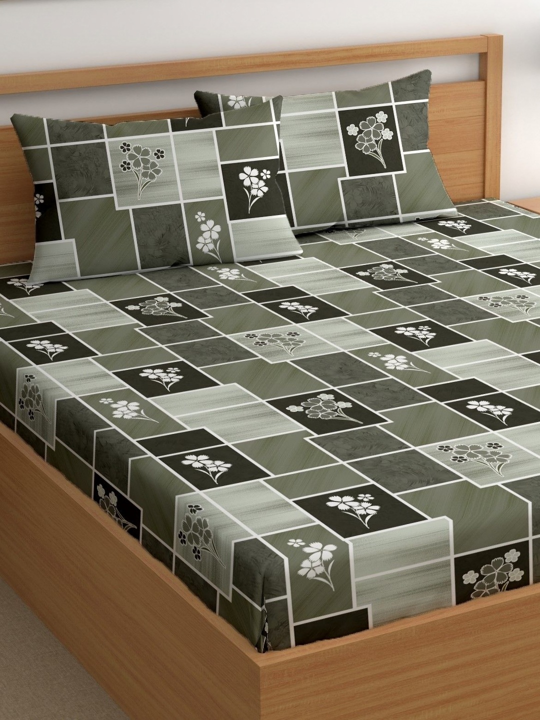 

CHHAVI INDIA Grey & Green Ethnic Motifs 210 TC King Bedsheet with 2 Pillow Covers