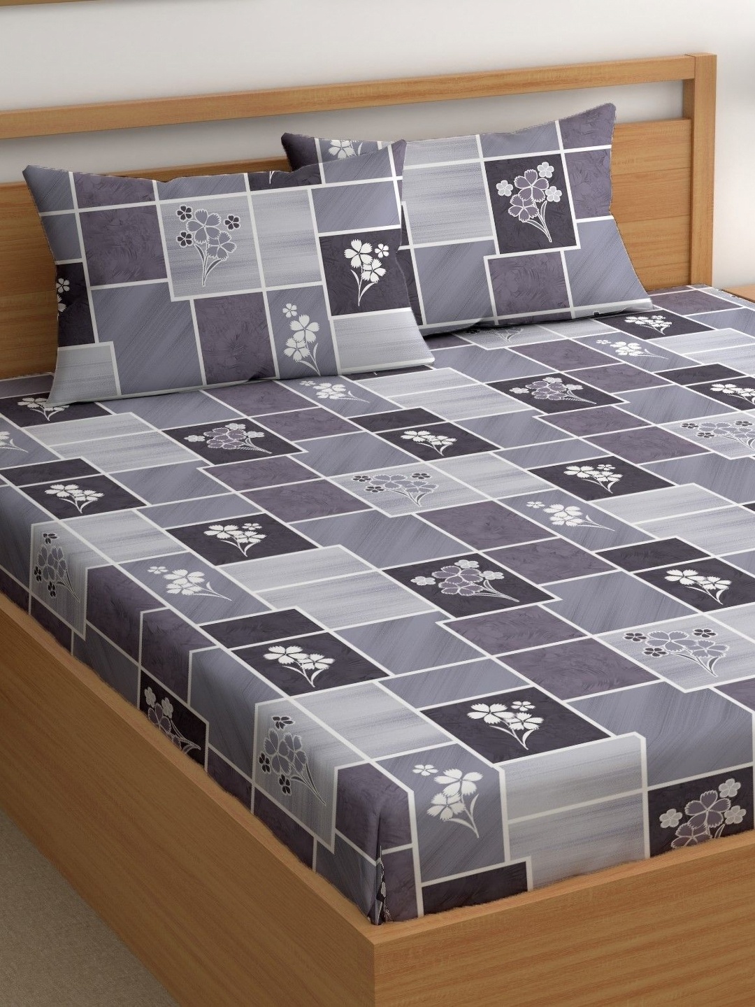 

CHHAVI INDIA Grey & White Floral 210 TC King Bedsheet with 2 Pillow Covers