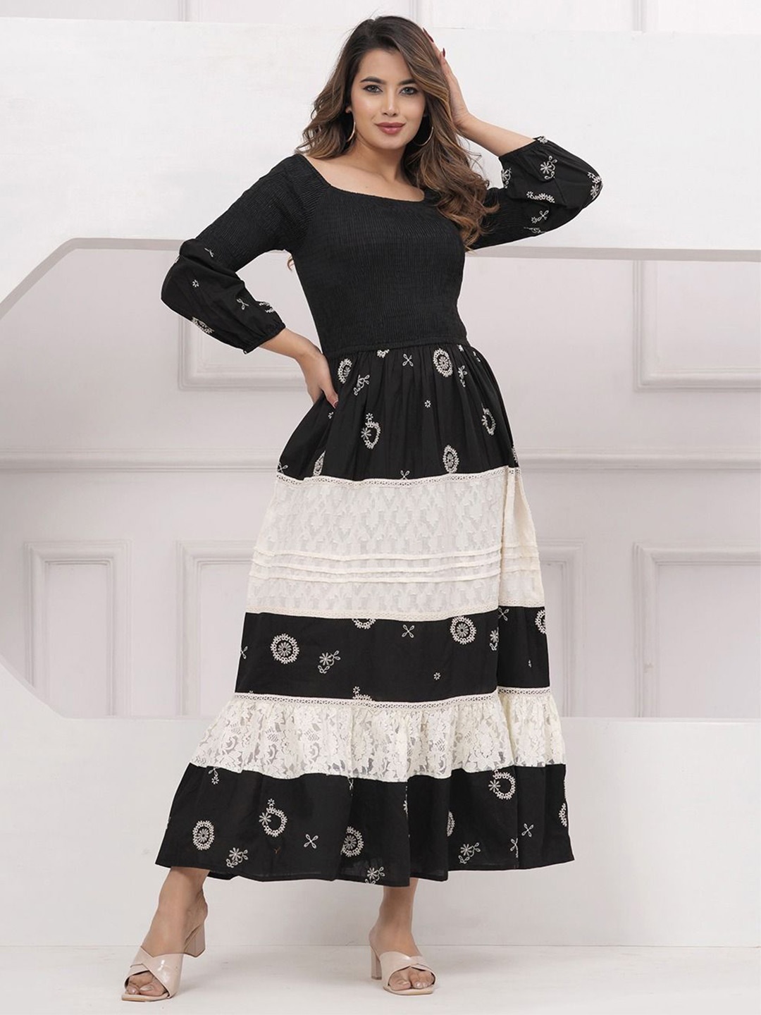 

Hatheli Print Bell Sleeve Fit & Flare Midi Dress, Black