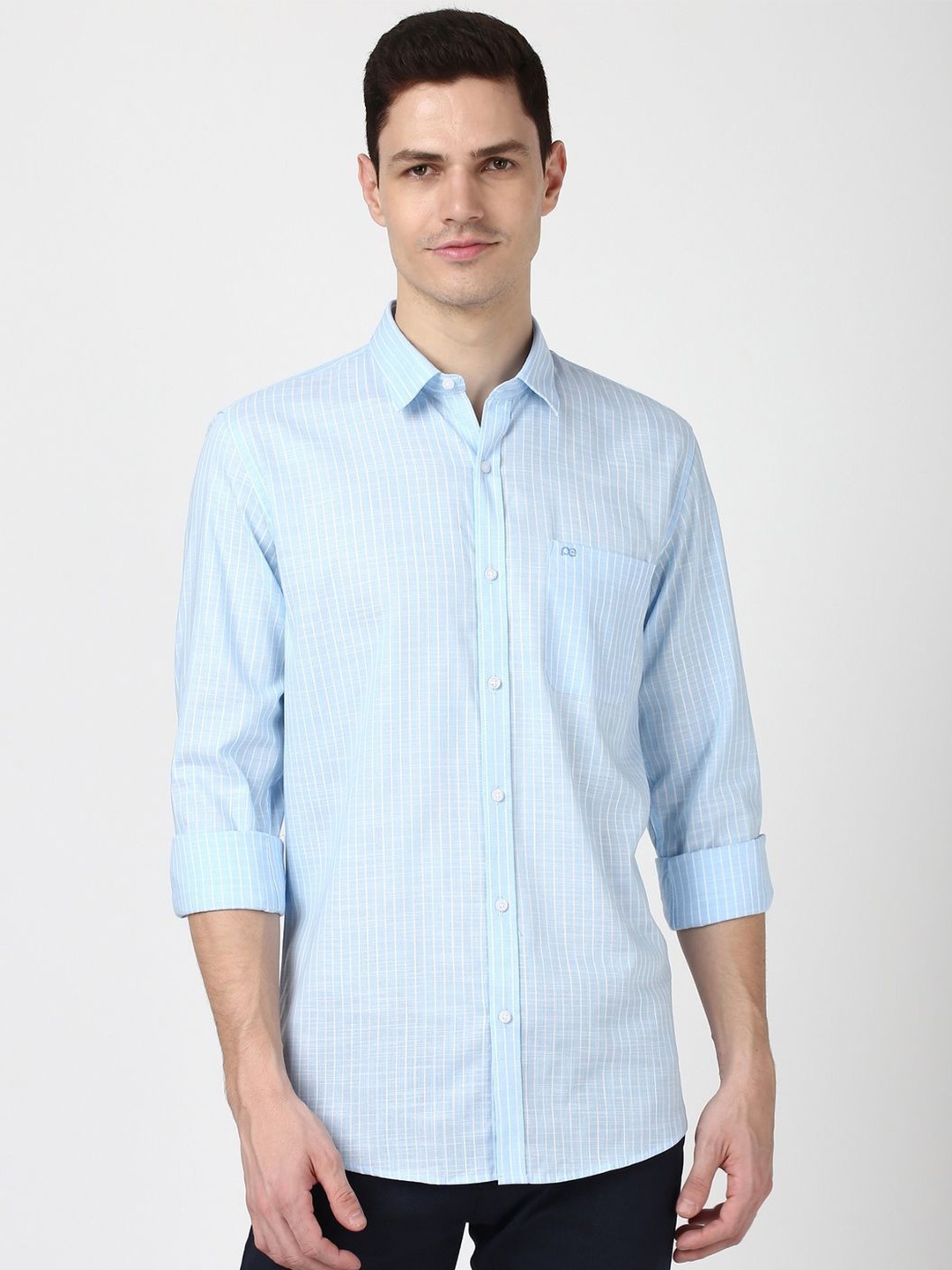 

Peter England Casuals Men Slim Fit Vertical Striped Casual Shirt, Blue