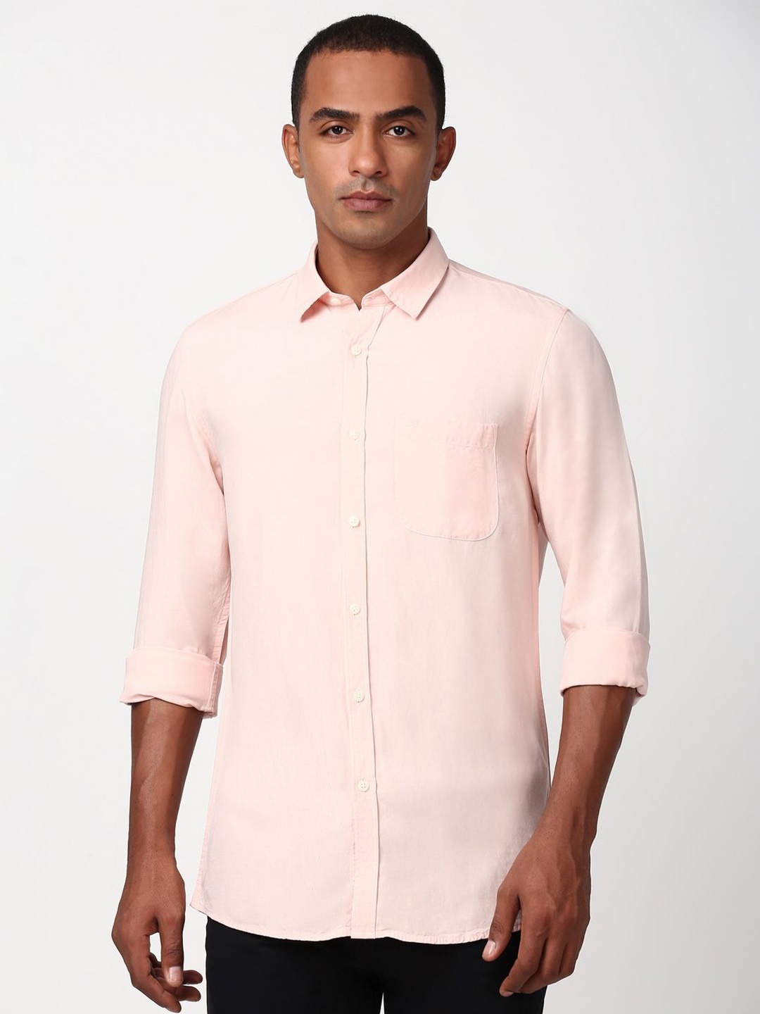 

Peter England Casuals Men Slim Fit Solid Spread Collar Casual Shirt, Peach
