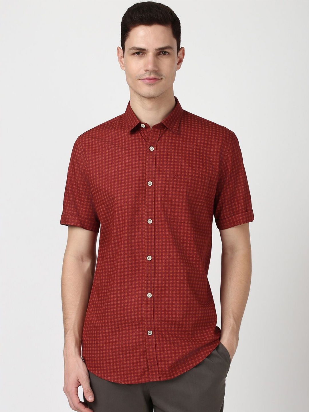 

Peter England Casuals Men Textured Printed Spread Collar Shirt, Red