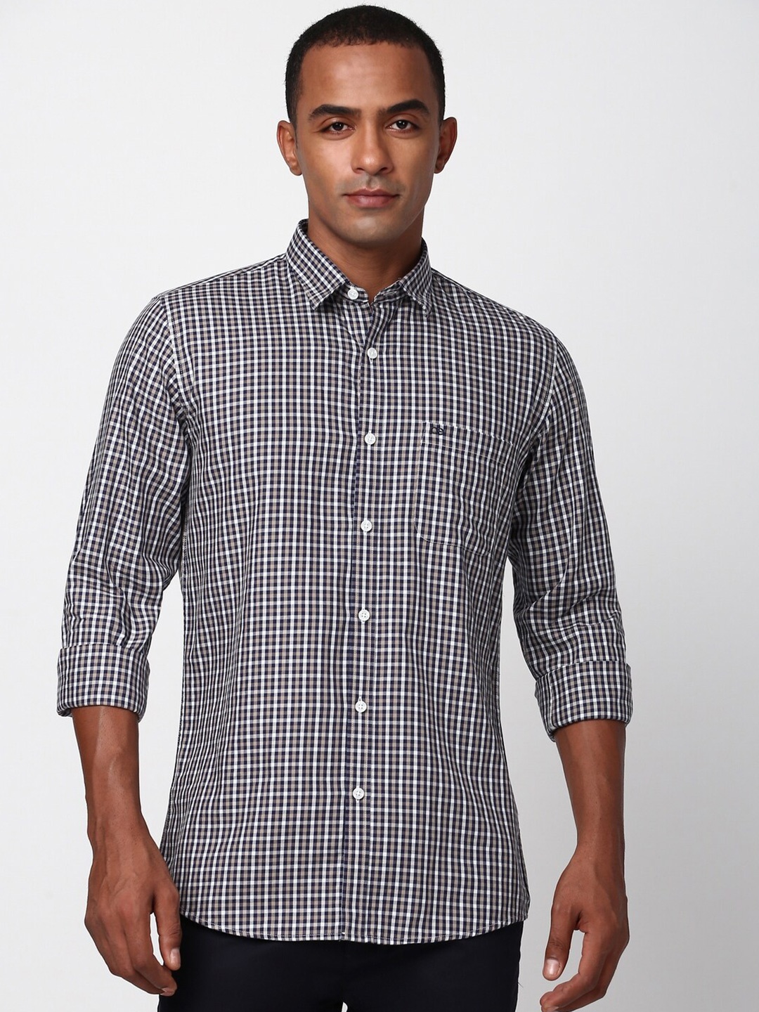 

Peter England Casuals Men Checked Spread Collar Shirt, Beige