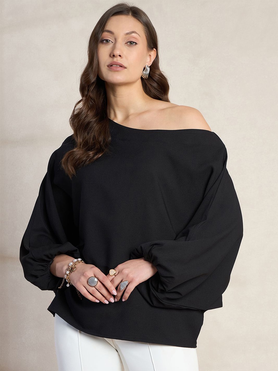 

FEMMELLA Solid One Shoulder Top, Black