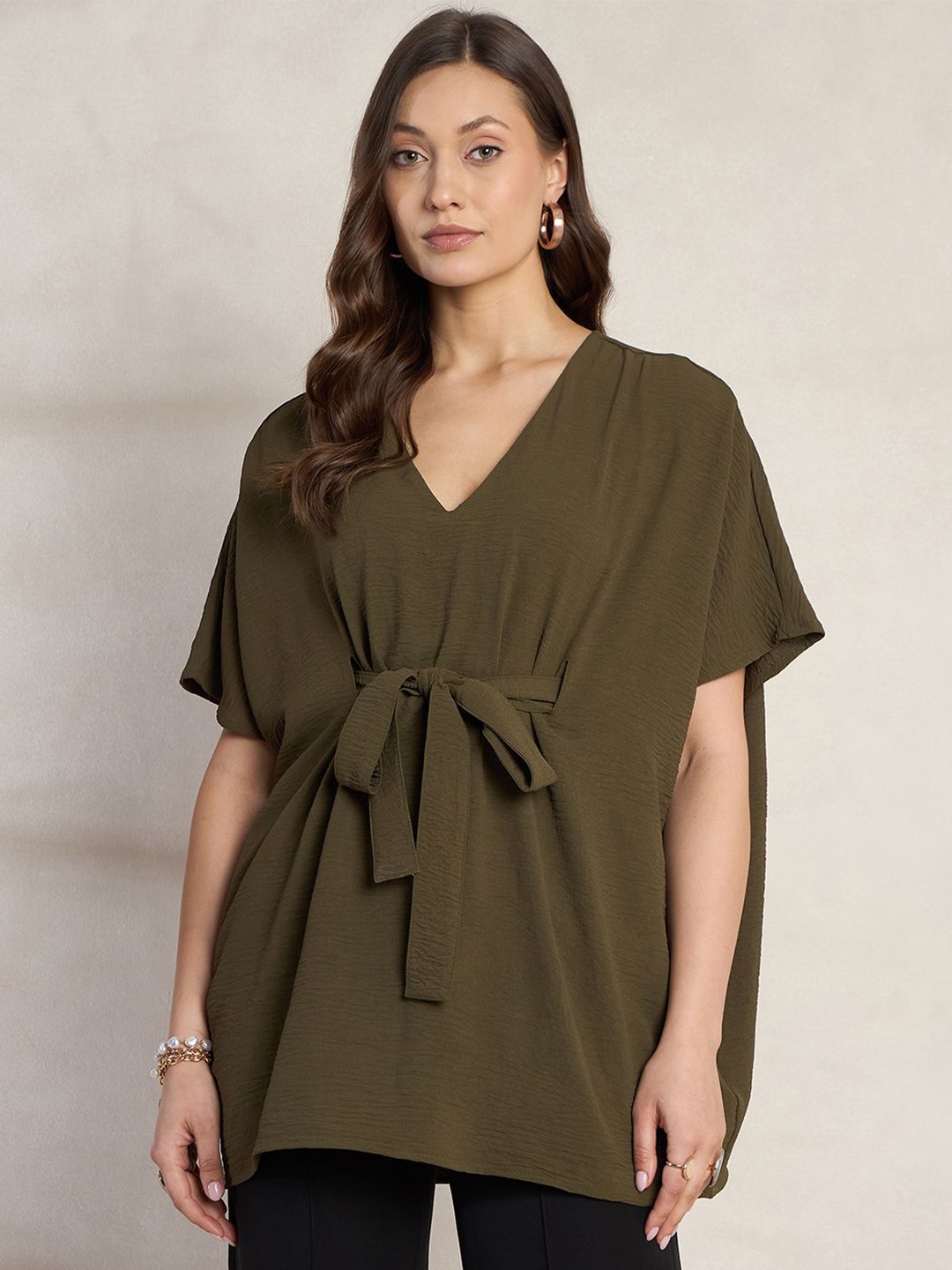 

FEMMELLA Solid V-Neck Top, Olive