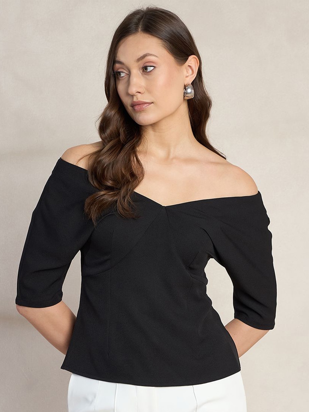 

FEMMELLA Solid Off-Shoulder Bardot Top, Black