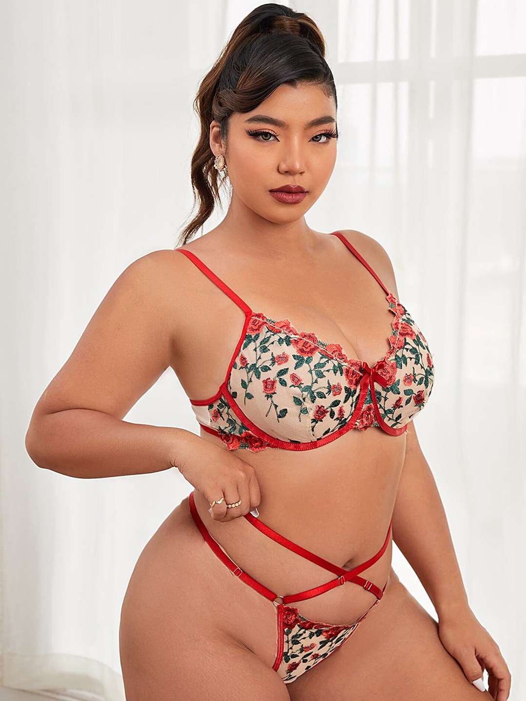 

LULU & SKY Floral Embroidered Lingerie Set, Cream