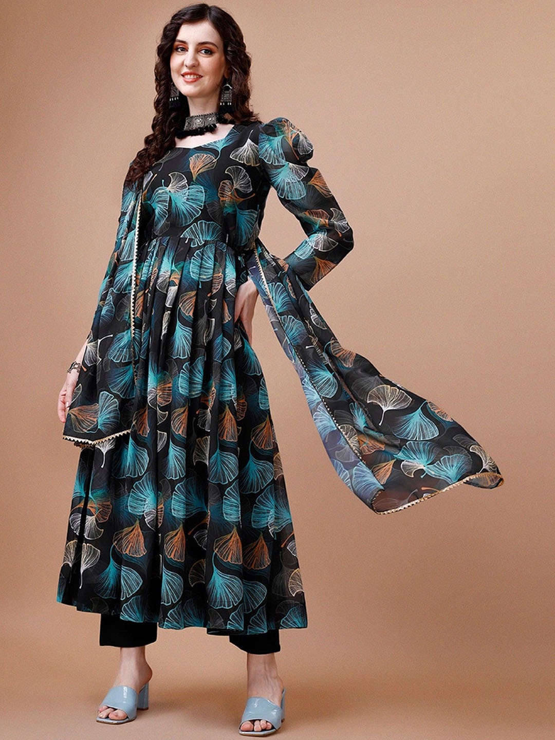 

N N ENTERPRISE Floral Printed Georgette Anarkali Kurta with Trousers & Dupatta, Black