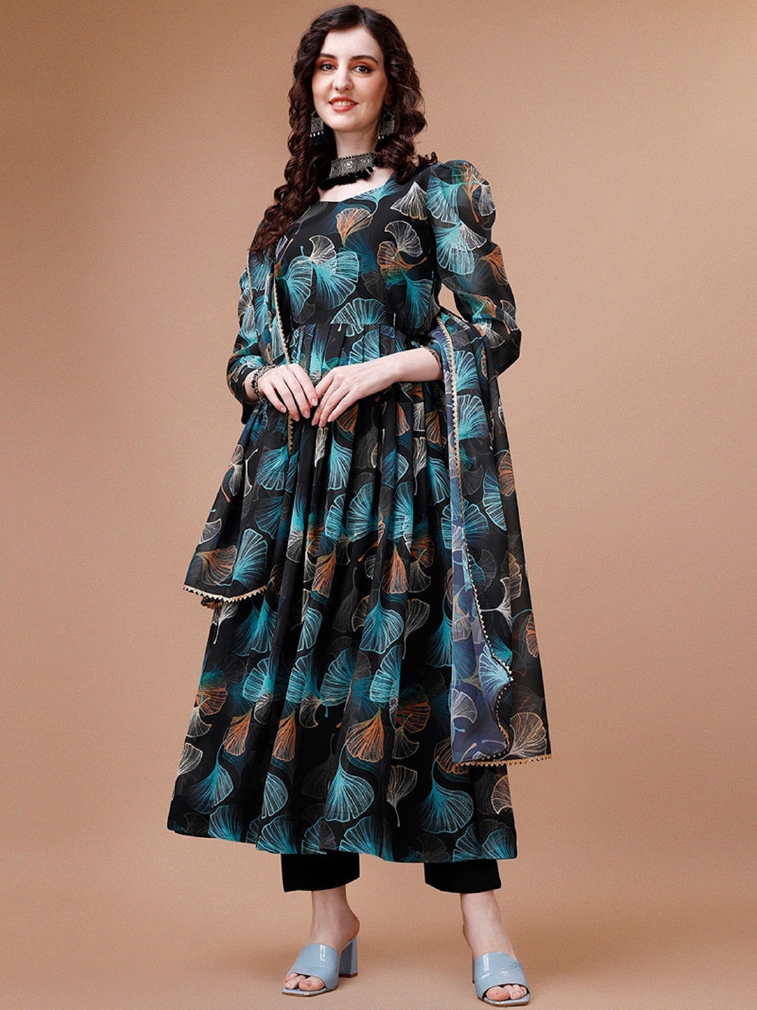 

N N ENTERPRISE Floral Printed Georgette Anarkali Kurta with Dupatta, Black