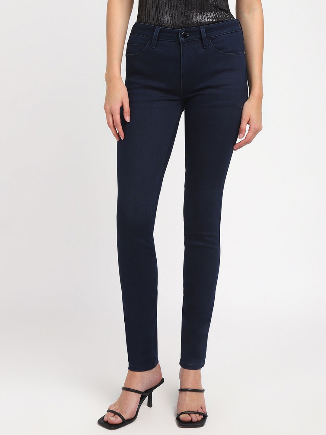 

GUESS Women Skinny Fit Clean Look Stretchable Jeans, Blue