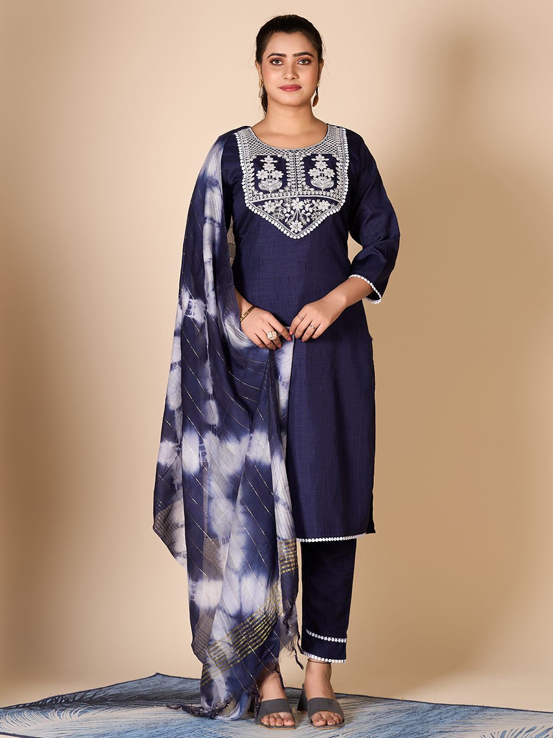 

A.V.M Prints Floral Yoke Design Thread Work Pure Silk Kurta with Trousers & With Dupatta, Blue