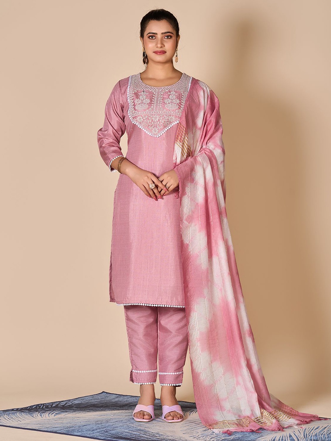 

A.V.M Prints Yoke Design Pure Silk Kurta with Trouser & Dupatta, Peach