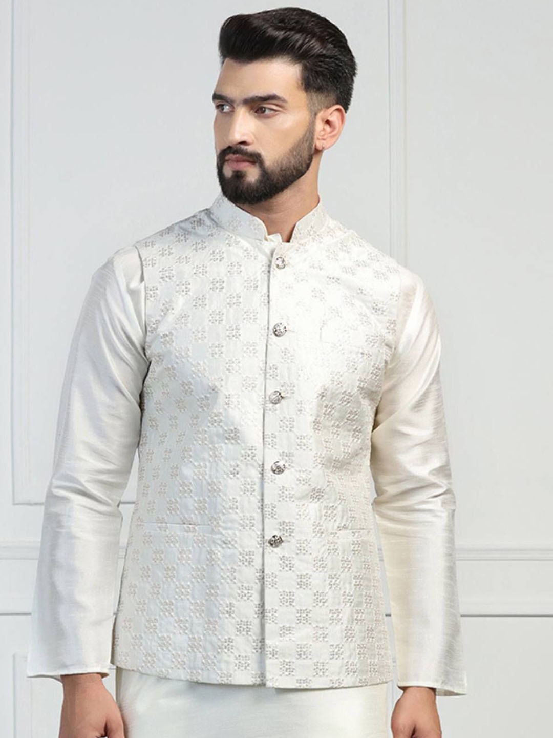 

TAHVO Men Embroidered Nehru Jacket, White