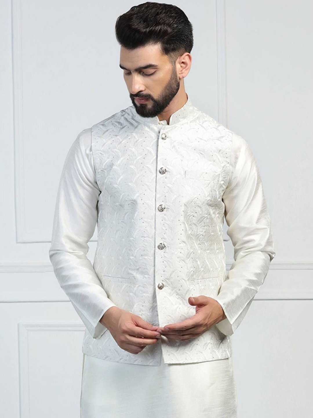 

TAHVO Men Embroidered Nehru Jacket, White