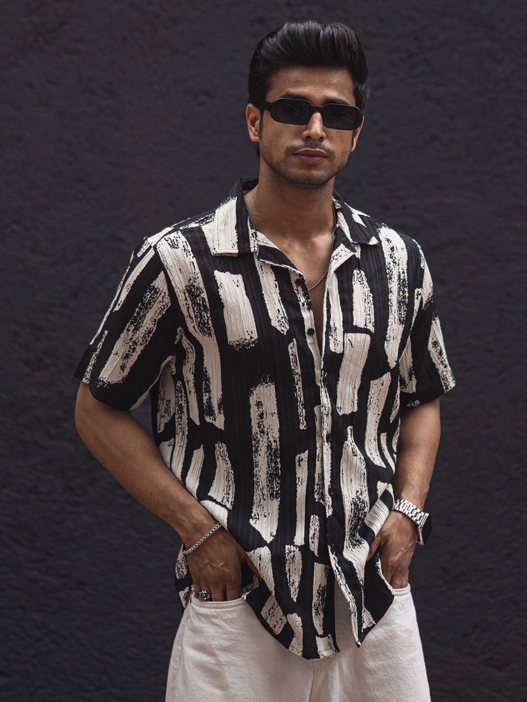 

Powerlook Men Abstract Monochrome Printed Spread Collar Casual Shirt, Black