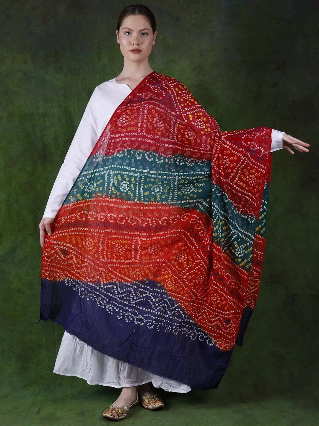 

Exotic India Grenadine Bandhani Multicolor Tie-Dye Crinkled Pure Cotton Dupatta, Red