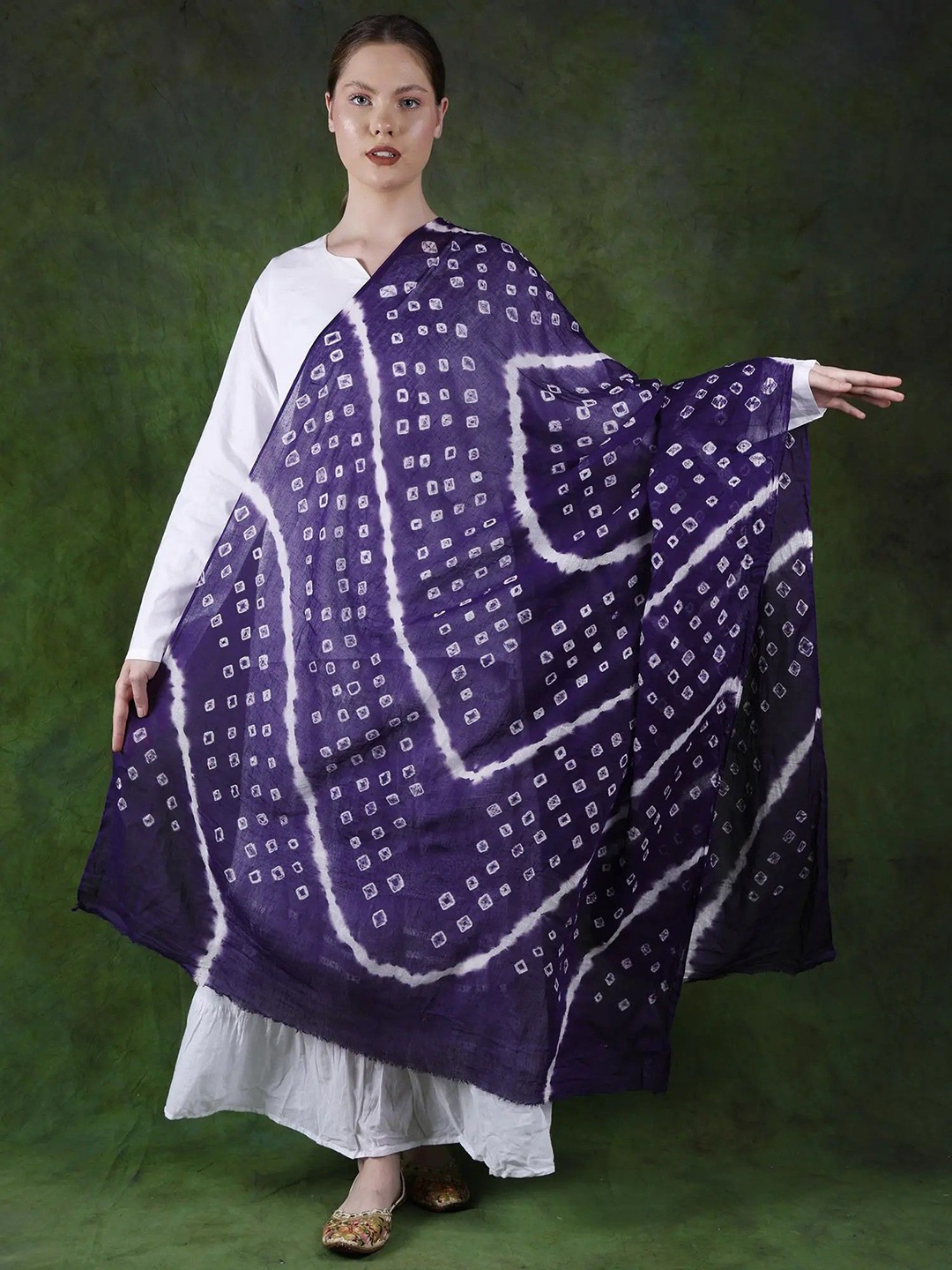 

Exotic India Violet Indigo Pure Cotton Bandhani Leheria Tie-Dye Dupatta