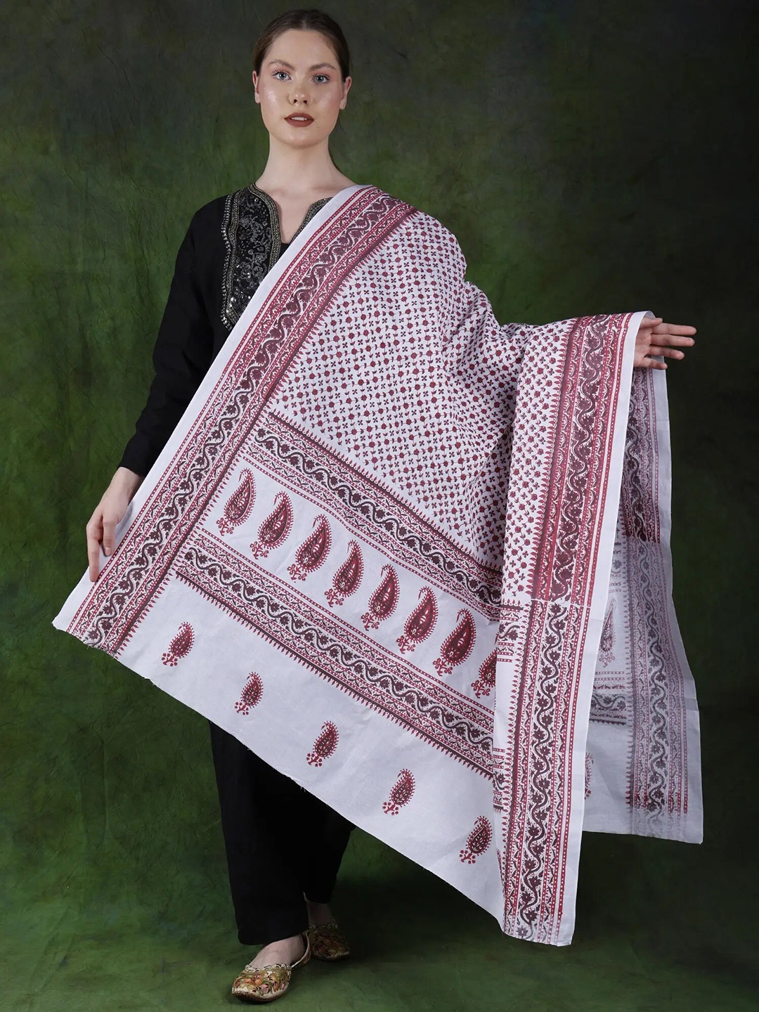 

Exotic India Snow White Printed Floral Jaal Pure Cotton Dupatta, Off white