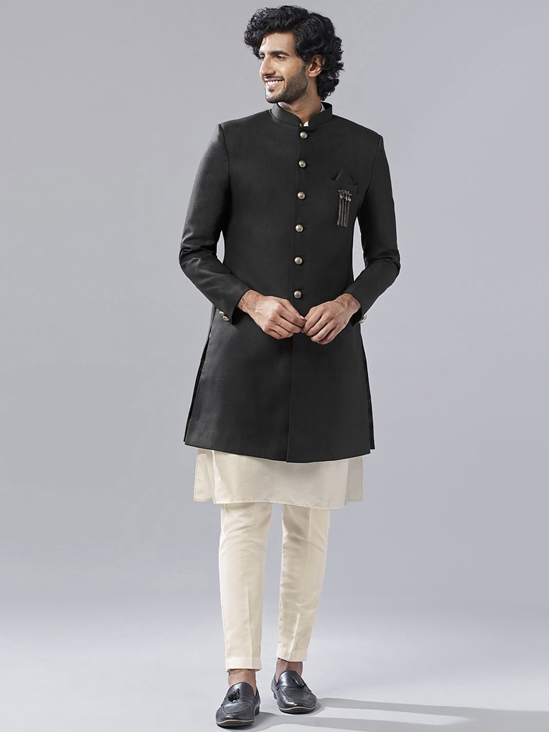 

KISAH Men Regular Fit Ethnic Motifs Indowestern Sherwani, Black