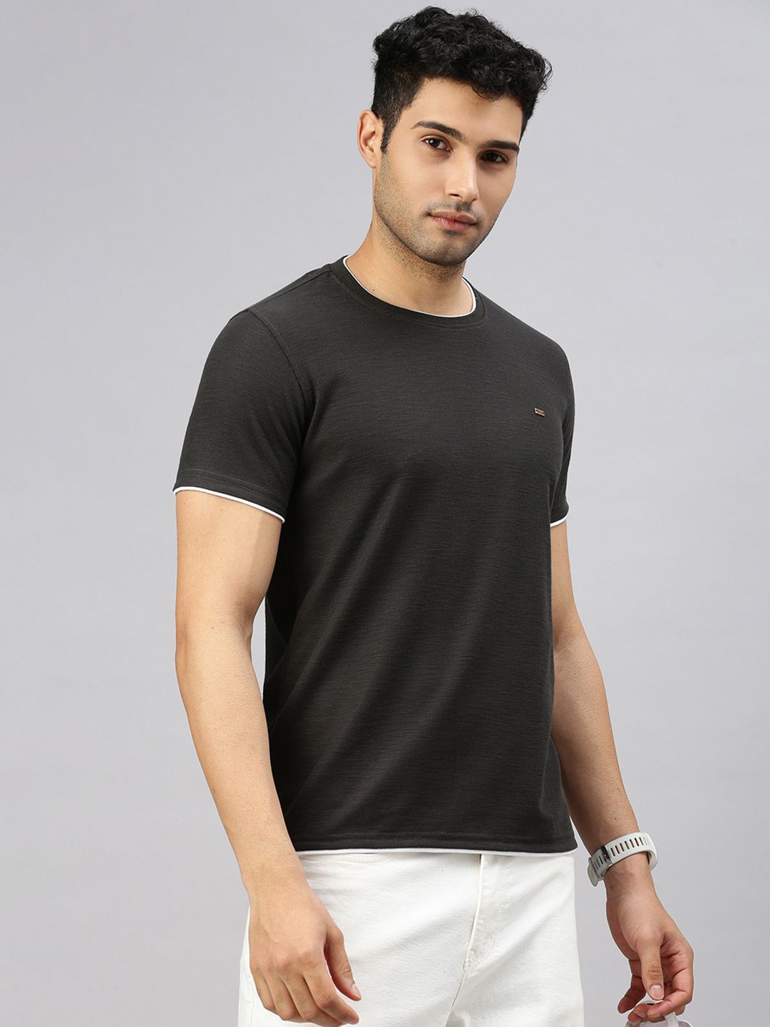 

ZEDD Men Round Neck Solid T-shirt, Black