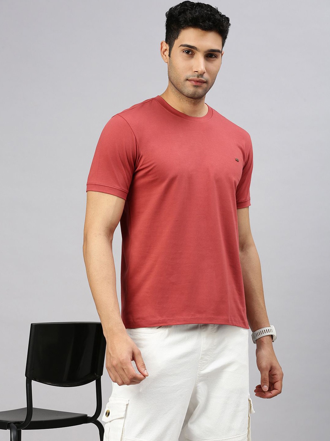 

ZEDD Men Round Neck Solid T-shirt, Maroon