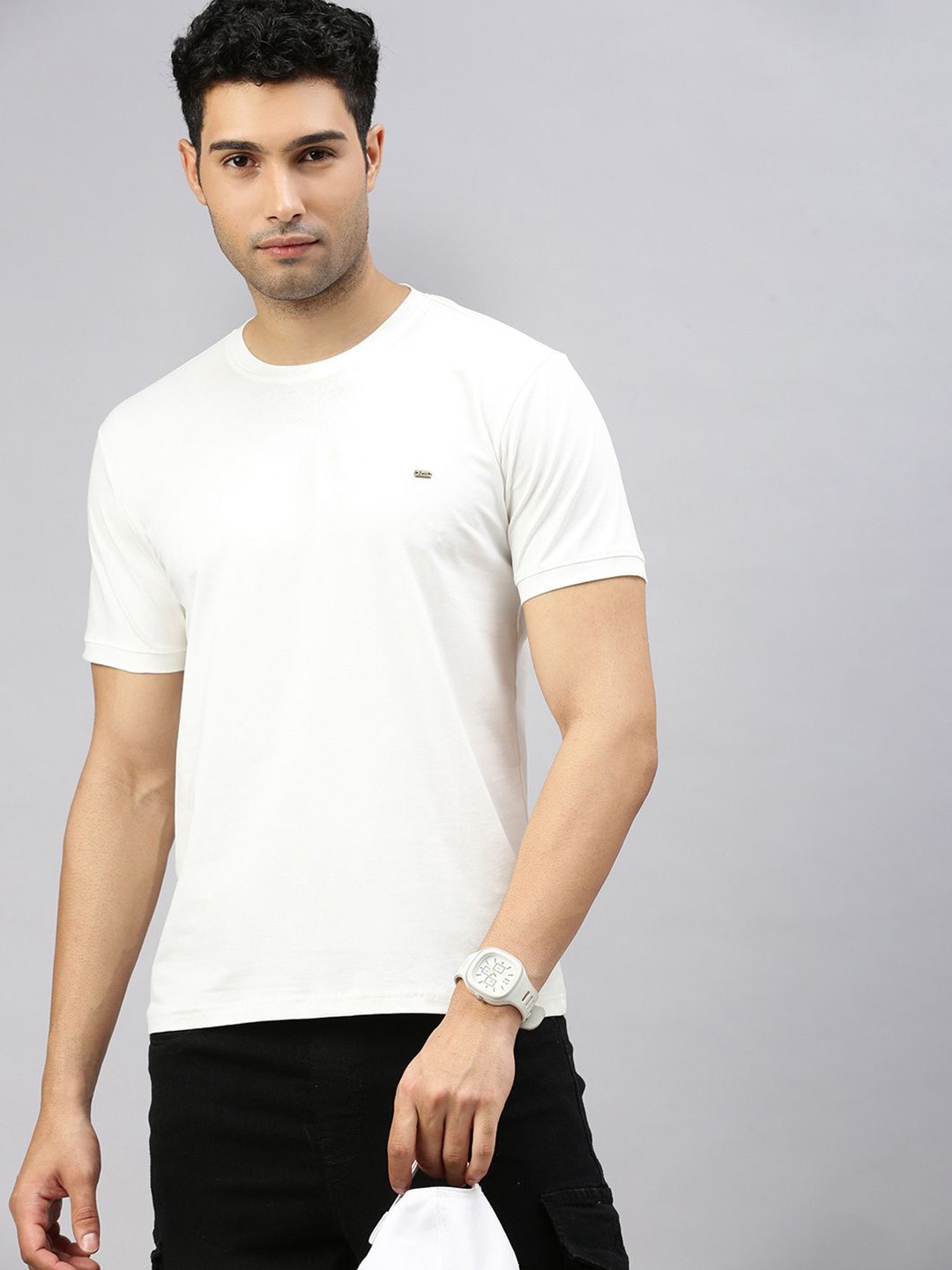 

ZEDD Men Round Neck Solid T-shirt, White