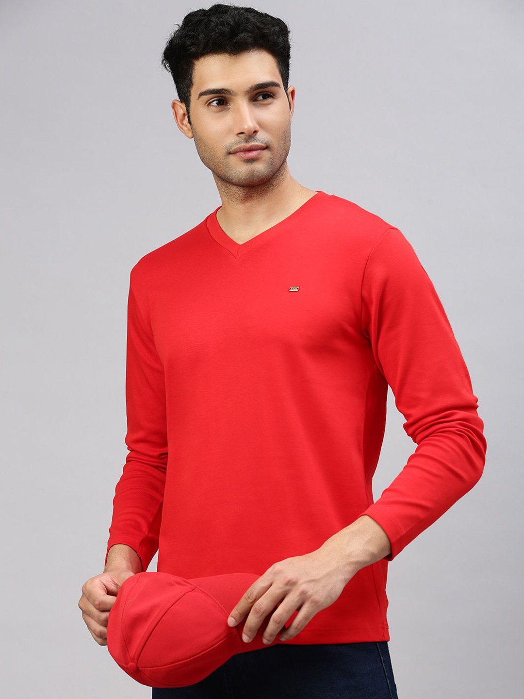 

ZEDD Men V-Neck Solid T-shirt, Red