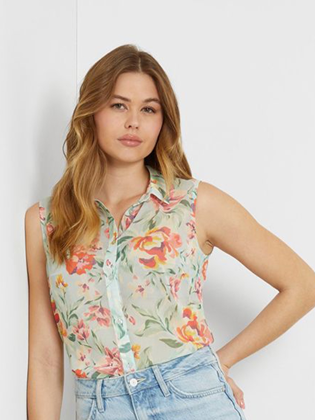 

GUESS Women Floral Printed Spread Collar Sleeveless Casual Shirt, Green