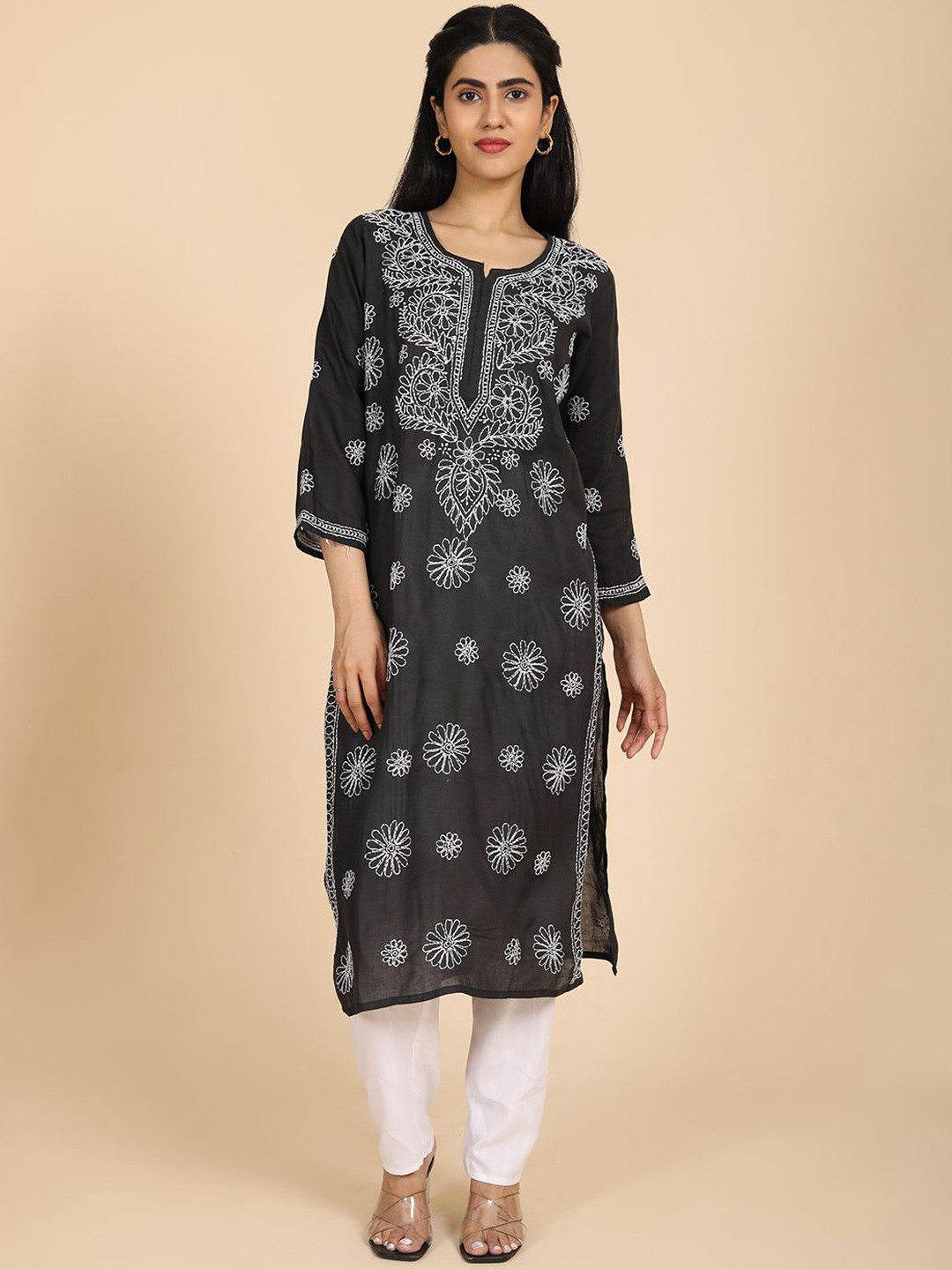 

HELLA FASHIONS Floral Embroidered Round Neck Chikankari Cotton Straight Kurta, Black