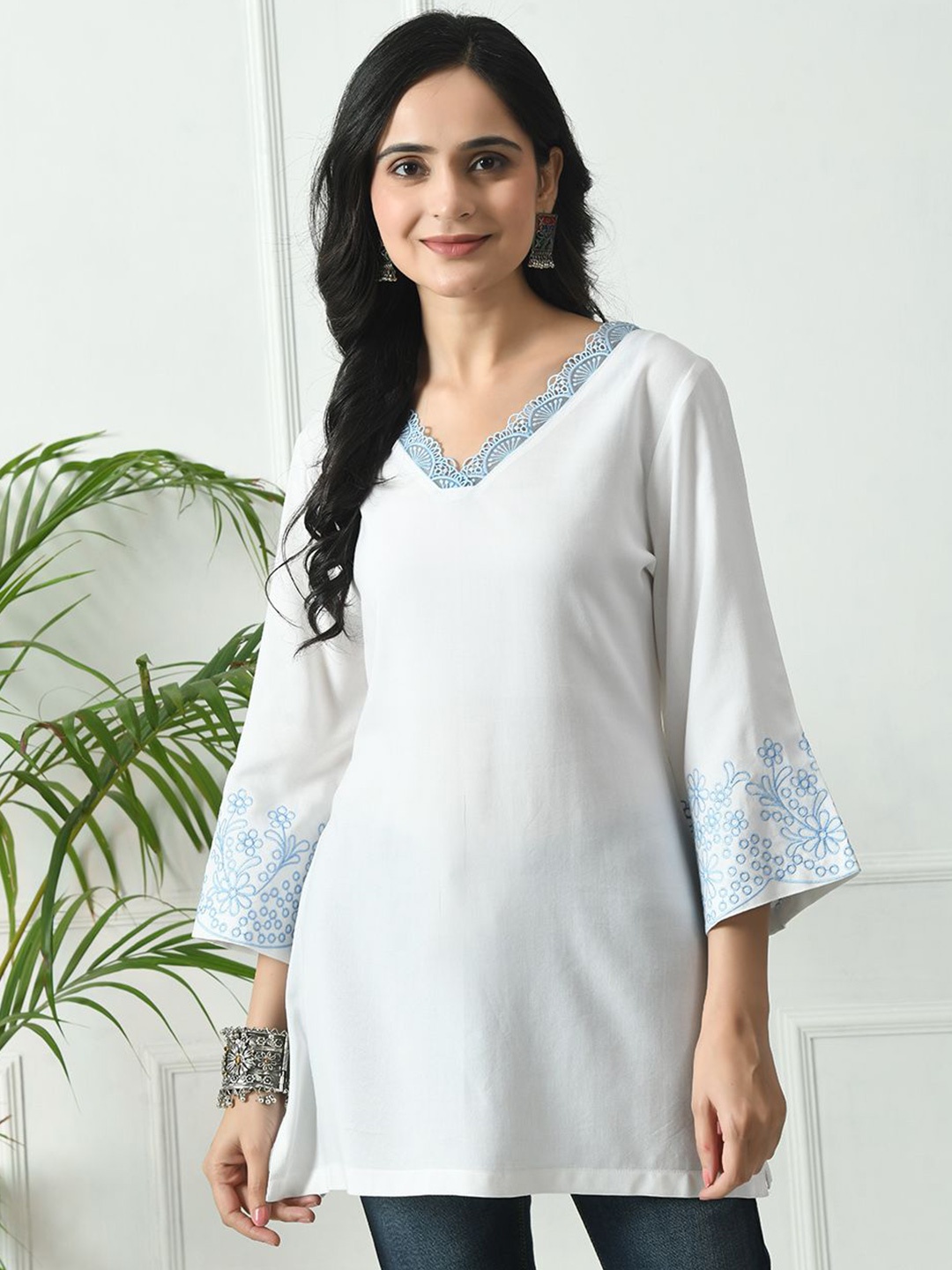 

MEESAN Solid Embroidered V-Neck Kurti, White