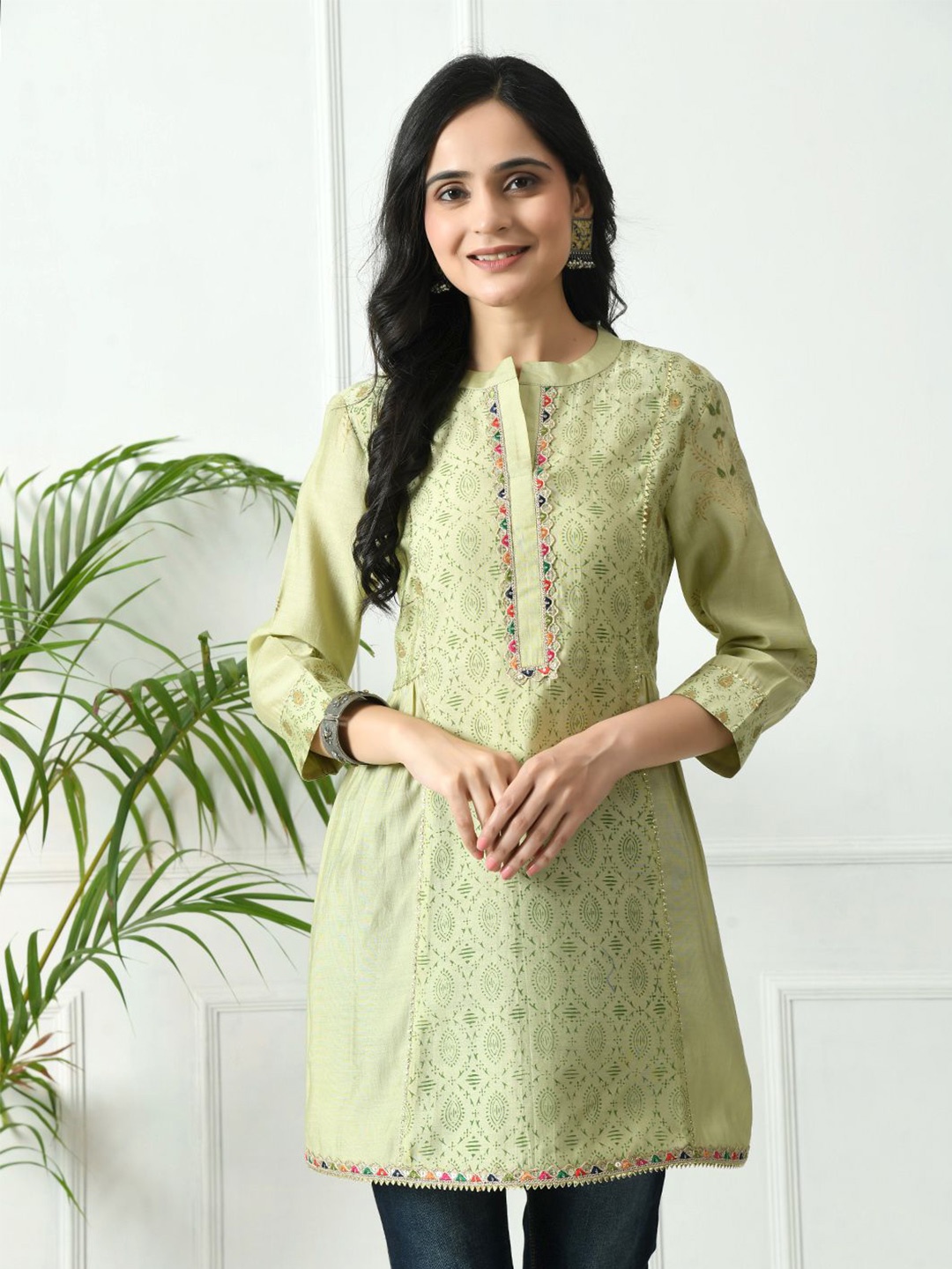 

MEESAN Ethnic Printed Mandarin Collar Kurti, Green