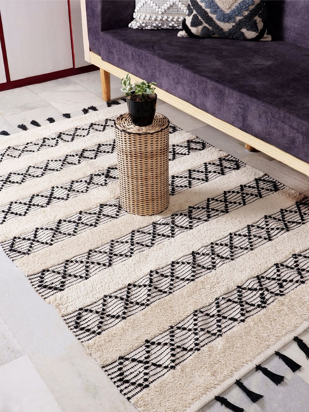 

Decazone Beige & Black Geometric Cotton Carpet