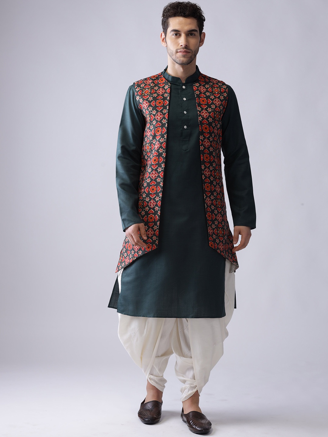 

KISAH Mandarin Collar Straight Kurta with Dhoti Pants & Jacket, Green