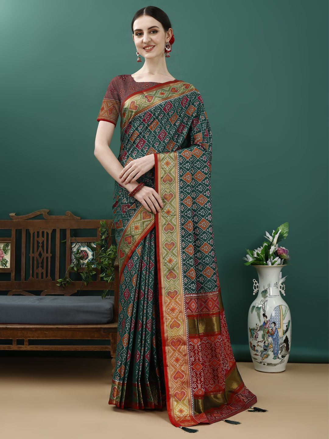 

JUST FASHION Woven Design Zari Patola Saree, Green