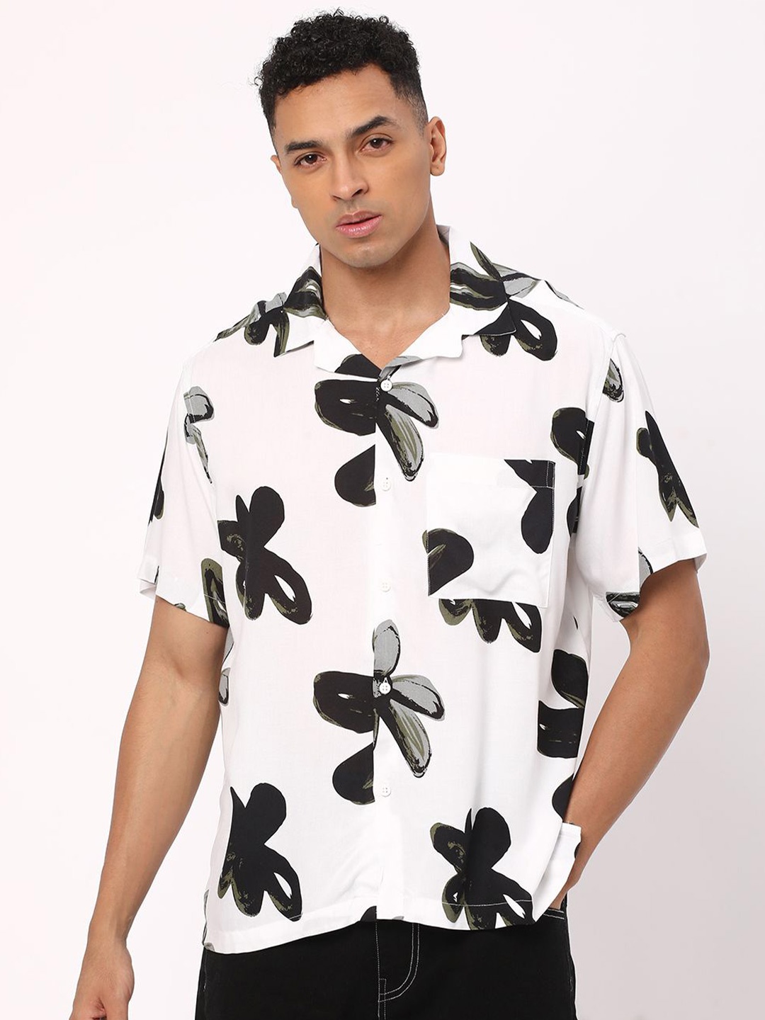 

R&B Men Floral Printed Spread Collar Pocket Detailing Casual Shirt, White