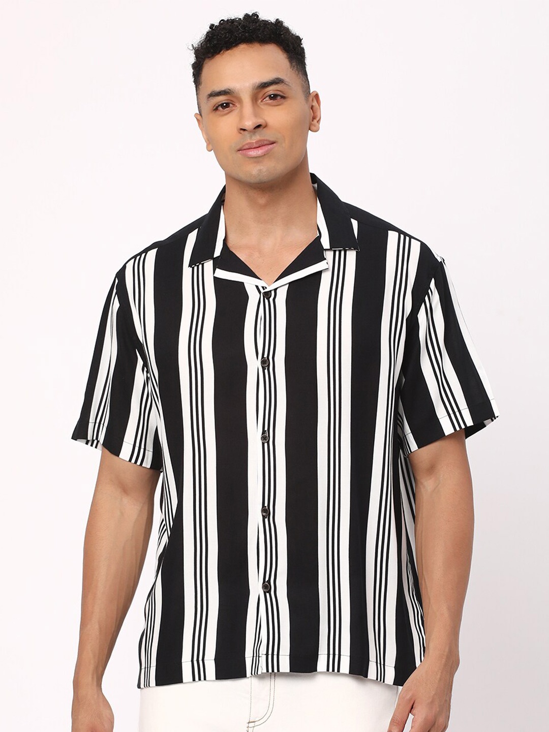 

R&B Men Monochrome Striped Cuban Collar Casual Shirt, Black