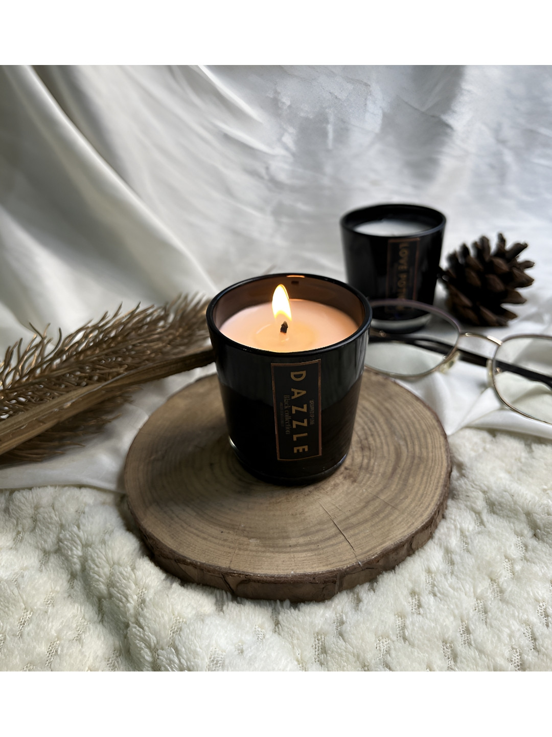 

Wrapped up Love Black 2 Pieces Lead-Free Wick Jar Candles