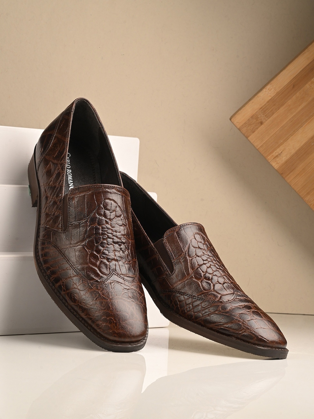

CARLO ROMANO Men Textured Round Toe Leather Loafers, Tan