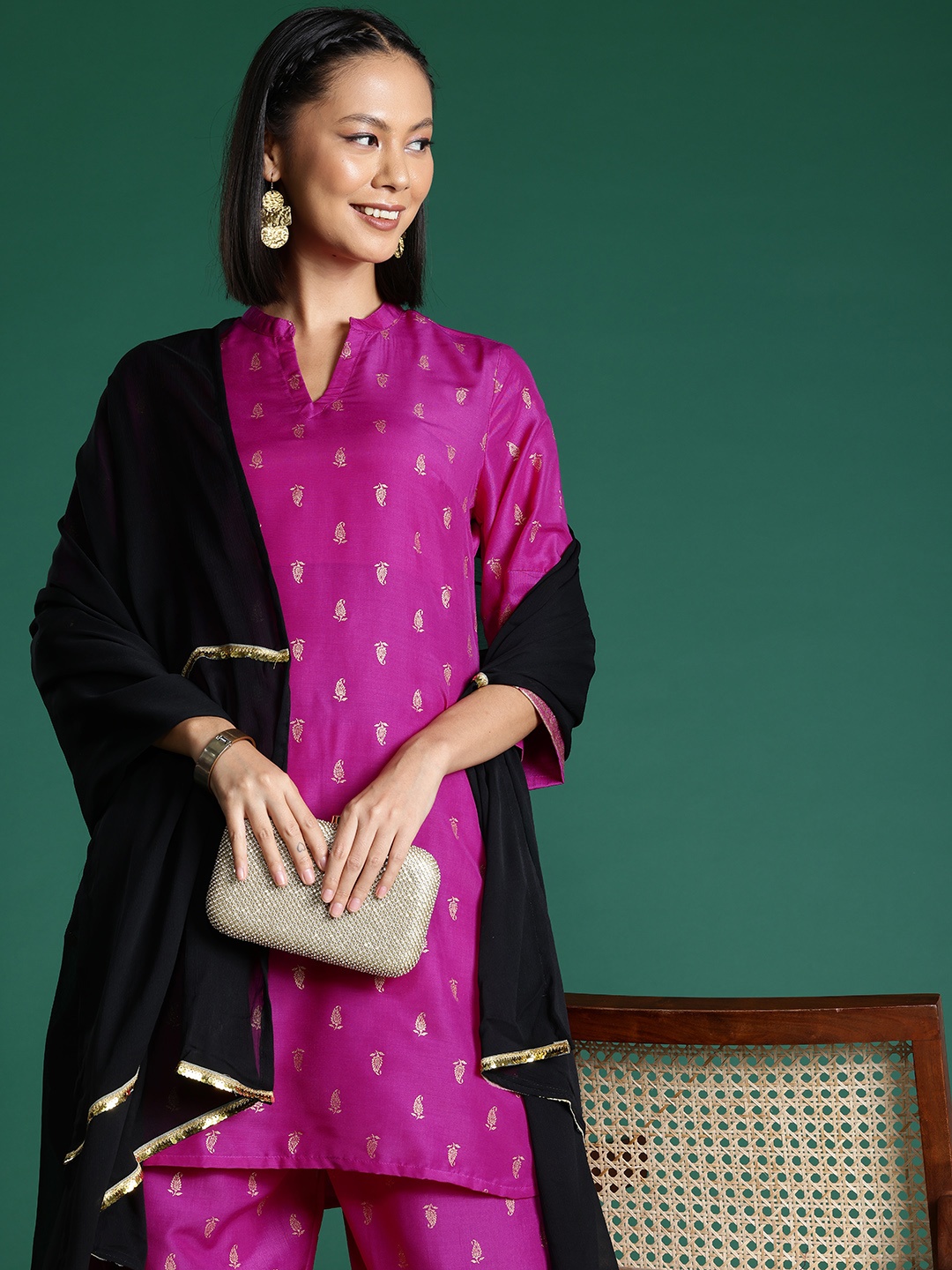 

Sangria Paisley Print Kurta with Salwar & Dupatta, Magenta