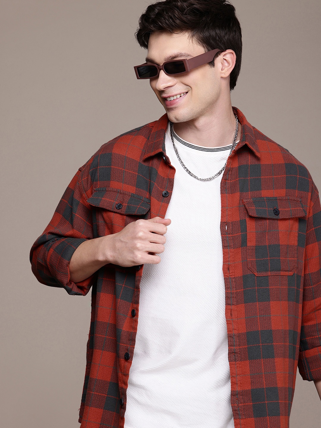 

WROGN Opaque Textured & Checked Oversized Casual Shirt, Red