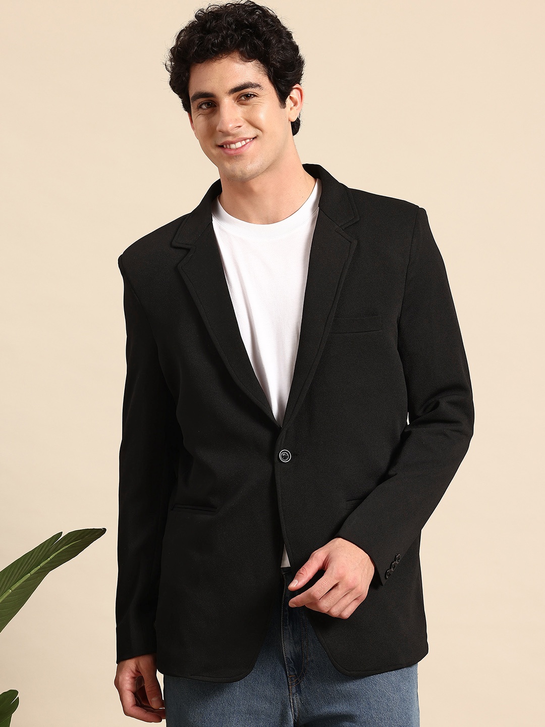 

Mast & Harbour Notched Lapel Single-Breasted Textured Blazer, Black