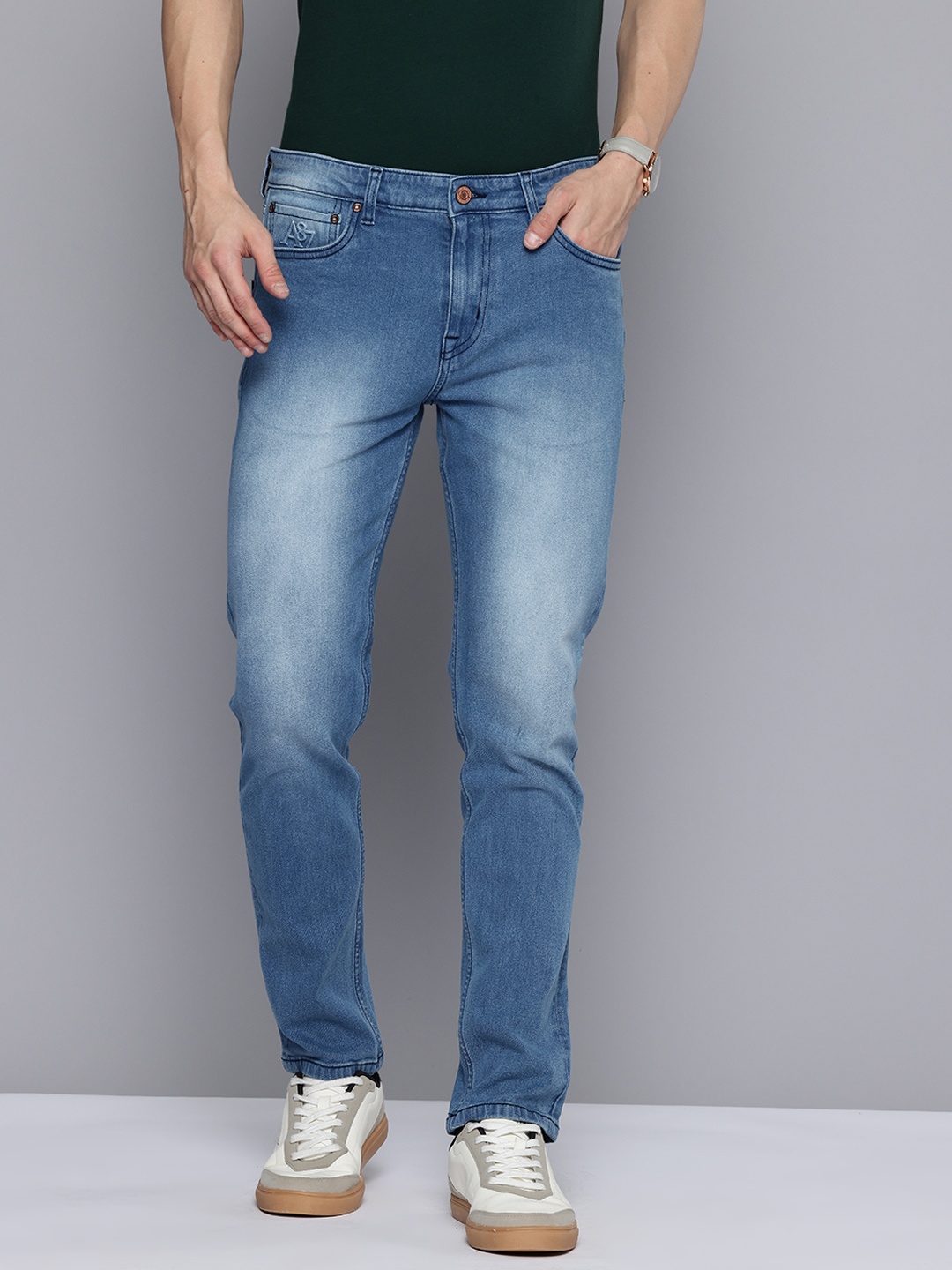 

Aeropostale Men Tapered Fit Light Fade Stretchable Jeans, Blue