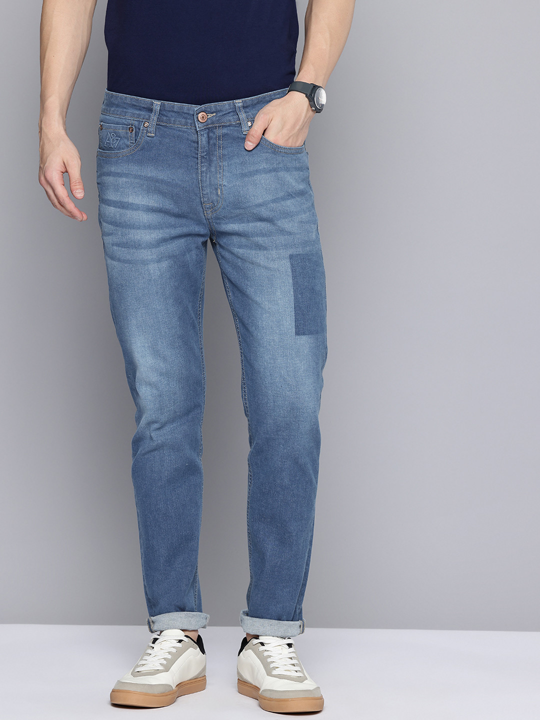 

Aeropostale Men Tapered Fit Light Fade Stretchable Jeans, Blue
